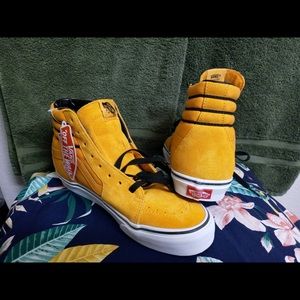 High Top Skaters Vans size 9